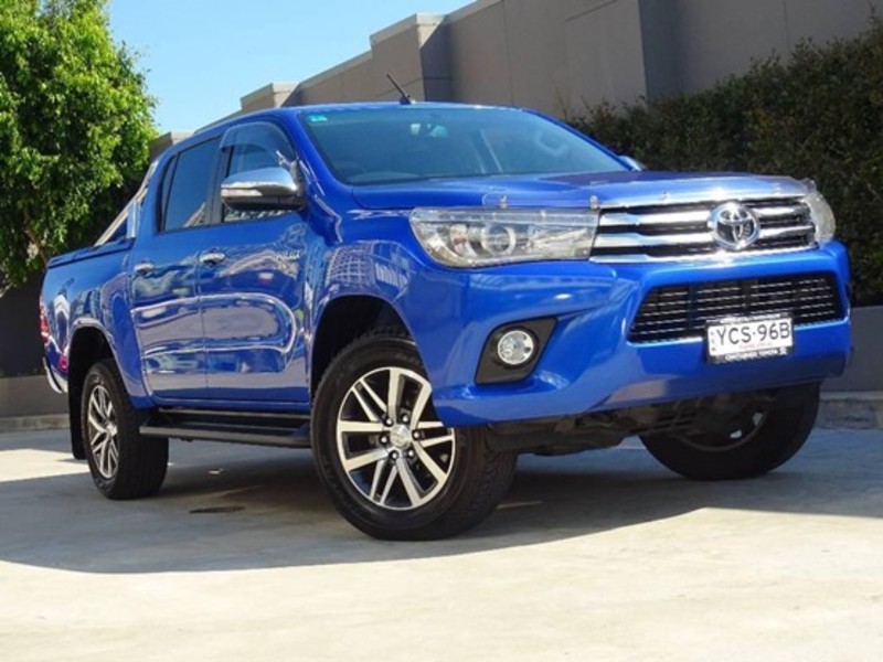 2015 TOYOTA HILUX SR5 GUN126R