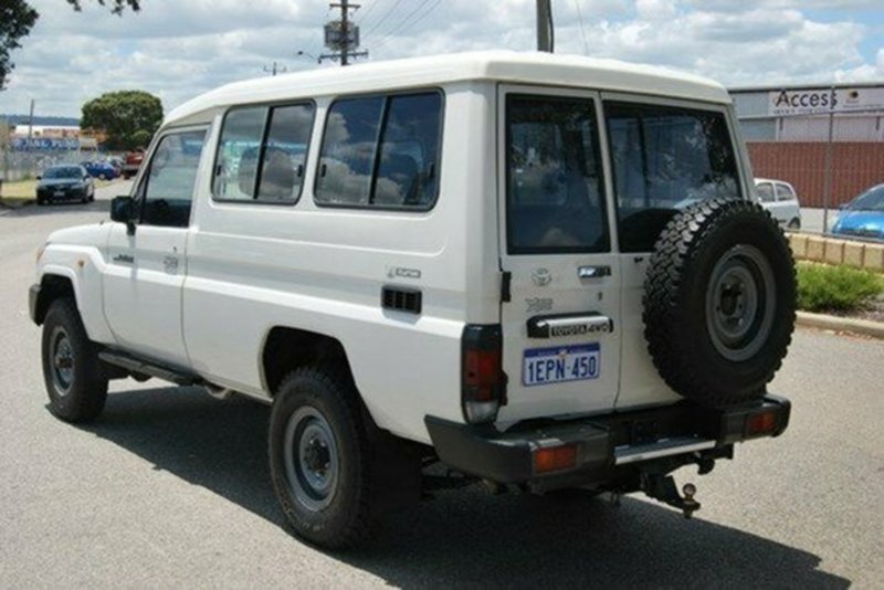 2010 TOYOTA LANDCRUISER Workmate Troopcarrier VDJ78R MY10