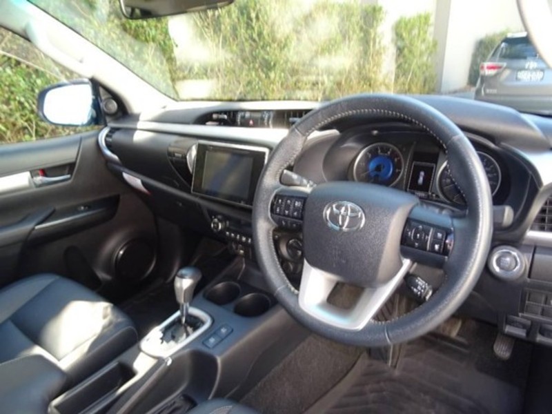 2015 TOYOTA HILUX SR5 GUN126R