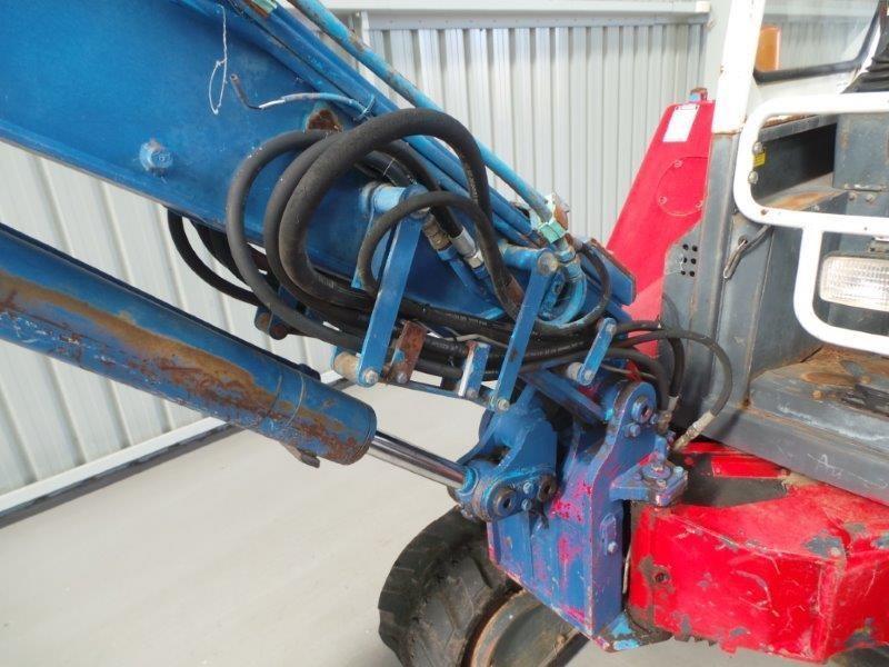 TAKEUCHI TB25FR