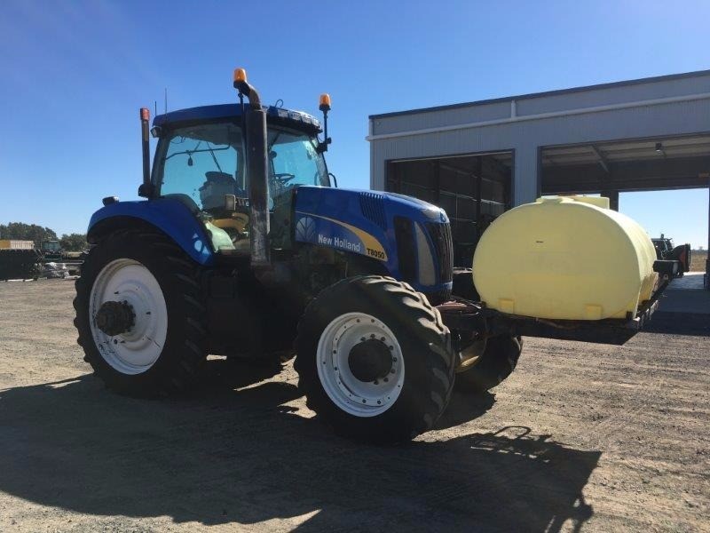 NEW HOLLAND T8050 Tractor