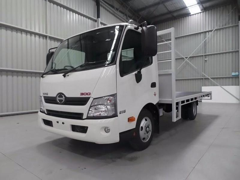 2017 HINO 300 SERIES - 616
