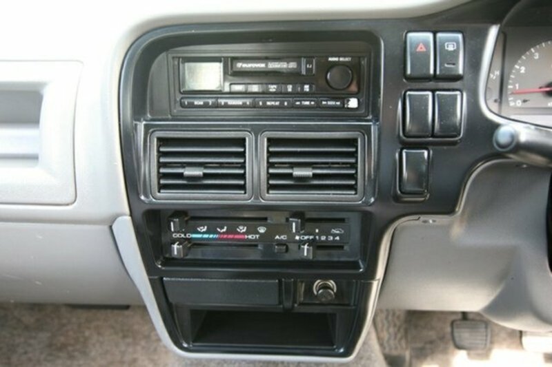 2002 HOLDEN RODEO LT SPORT (4x4) TFR9