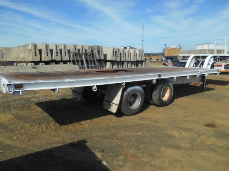 Freighter Low LoaderPlatform Semi Trailer