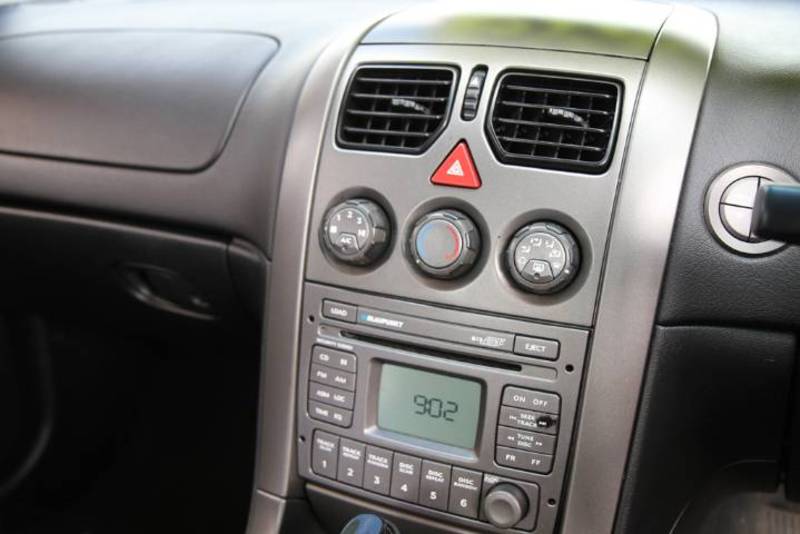 2004 HOLDEN COMMODORE EQUIPE VYII