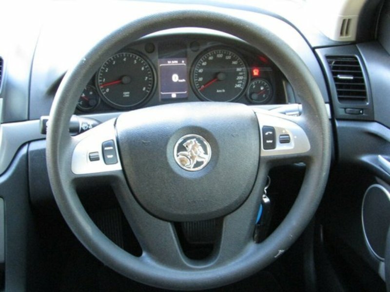 2011 HOLDEN COMMODORE OMEGA VE II MY12