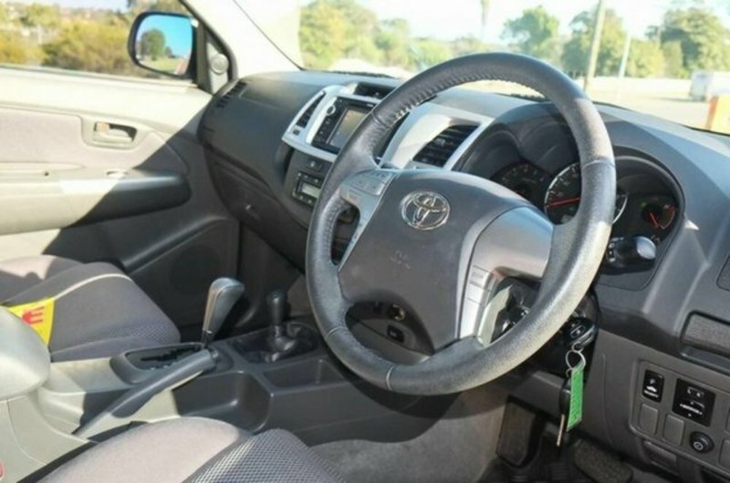 2013 TOYOTA HILUX SR5 (4x4) KUN26R MY12
