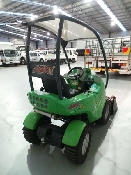 AVANT 220 WHEEL LOADER