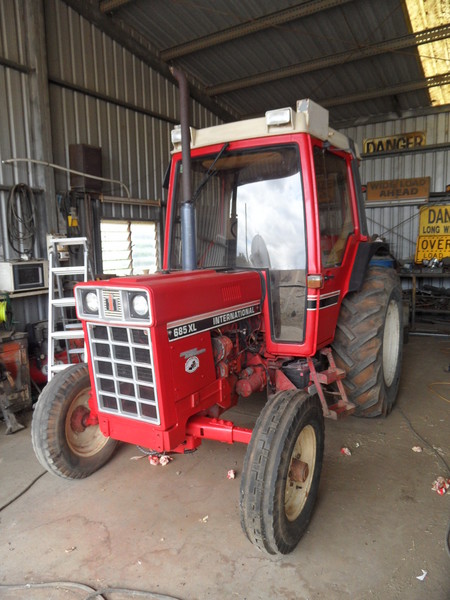 1990 INTERNATIONAL 685XL - TRACTOR