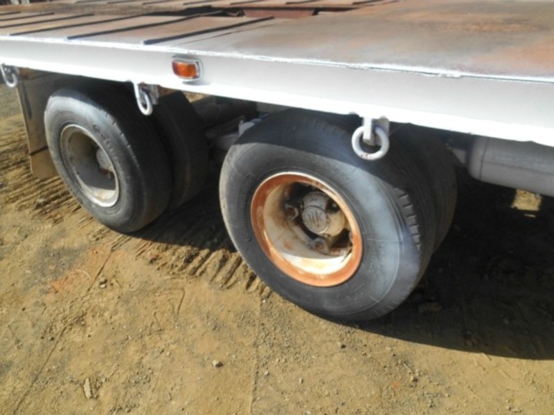 Freighter Low LoaderPlatform Semi Trailer
