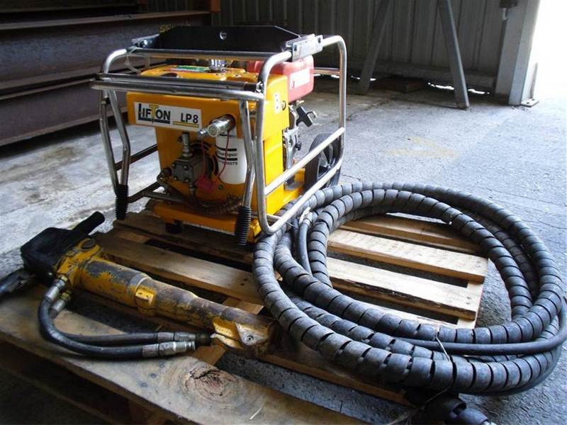 HYDRAULIC JACKHAMMER