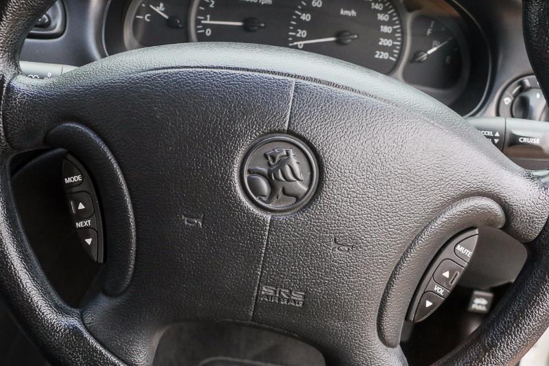 2002 HOLDEN COMMODORE Equipe VX II