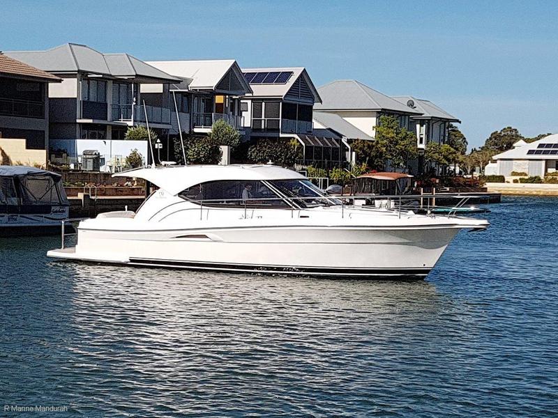 Riviera 3600 Sport Yacht ** UNDER OFFER IN 6 DAYS *** $265,500 ***