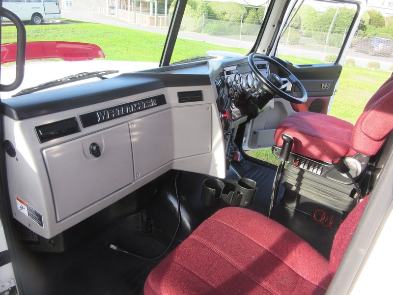 2012 WESTERN STAR 4864FX STRATOSPHERE 4864FX Truck