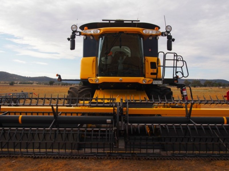 2014 NEW HOLLAND CR8090 CR8090 HarvesterHeader