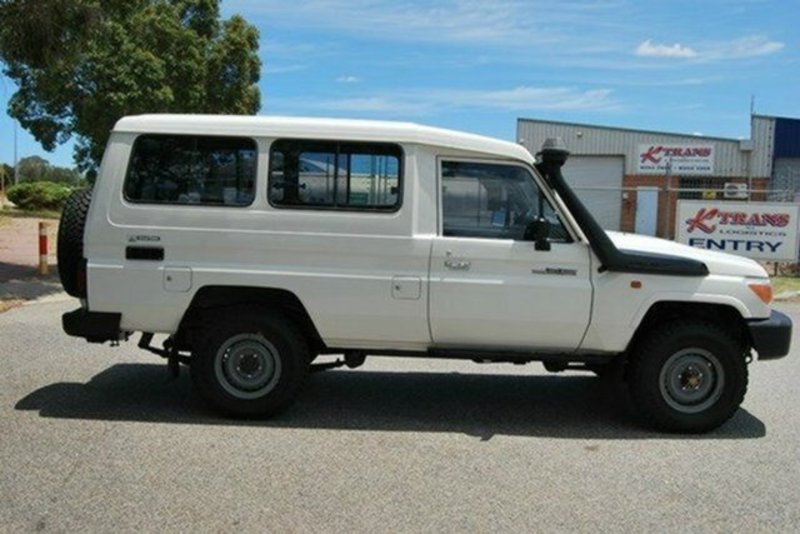 2010 TOYOTA LANDCRUISER Workmate Troopcarrier VDJ78R MY10