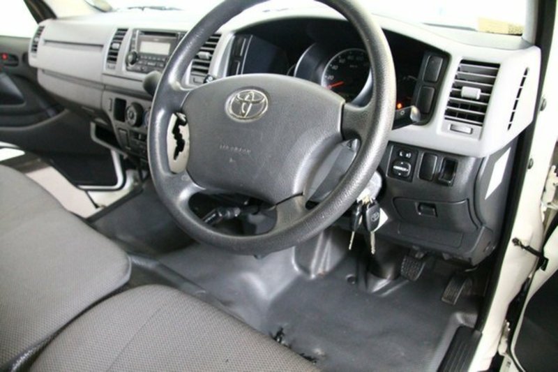 2012 TOYOTA HIACE LWB TRH201R MY12