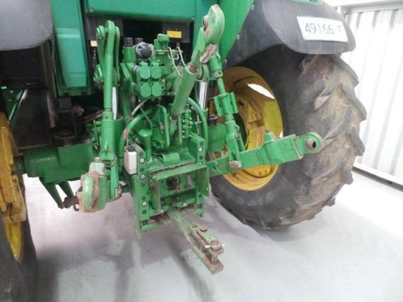 2004 JOHN DEERE 6520 TRACTOR