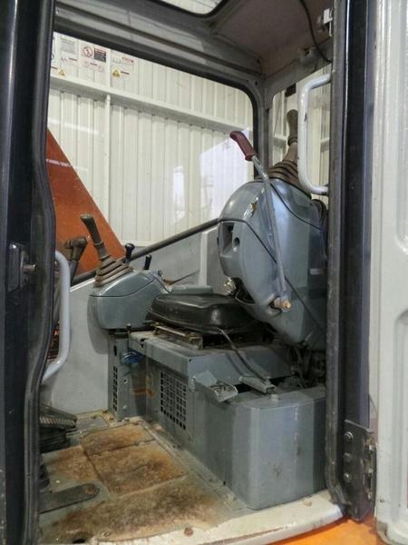 2001 HITACHI EX75UR