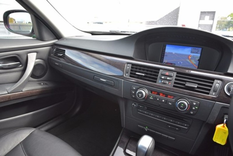 2011 BMW 320I LIFESTYLE E90