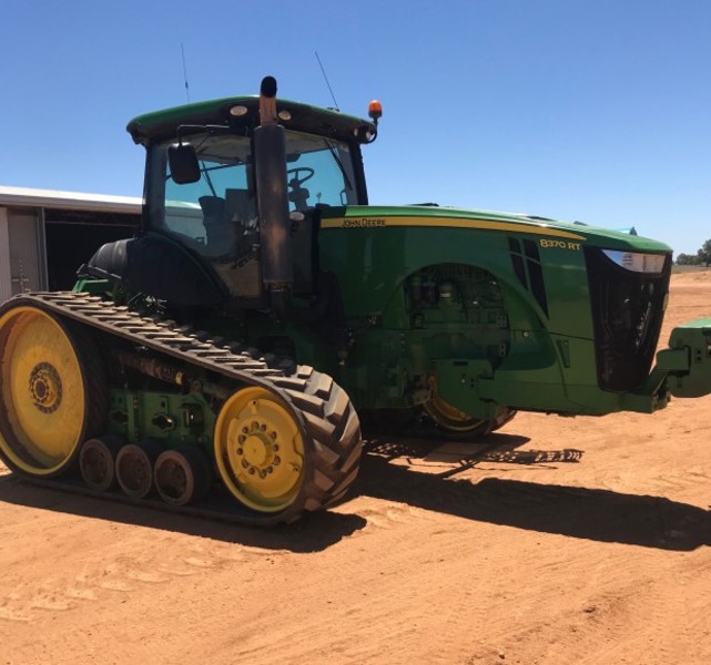 JOHN DEERE 8370RT Tractor