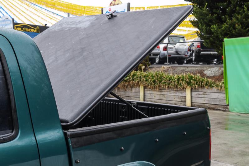 1999 TOYOTA HILUX SR5 LN167R