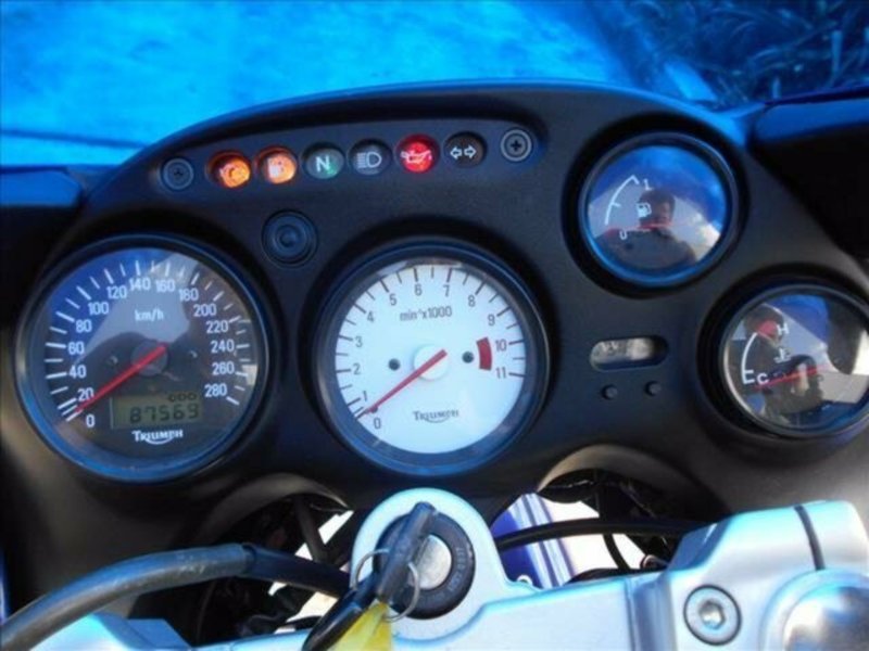 2001 TRIUMPH 955CC T955i (DAYTONA 955i)