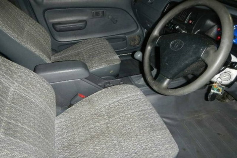 2003 TOYOTA HILUX RZN149R