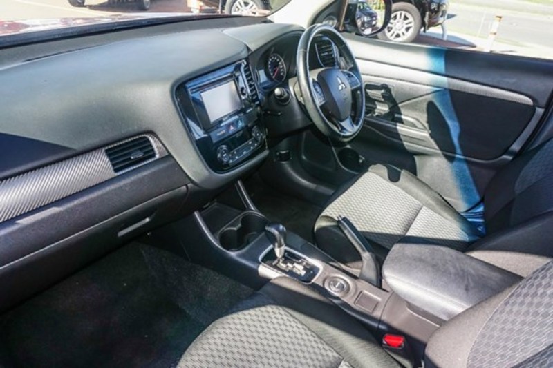 2013 MITSUBISHI OUTLANDER ES 4WD ZJ MY14