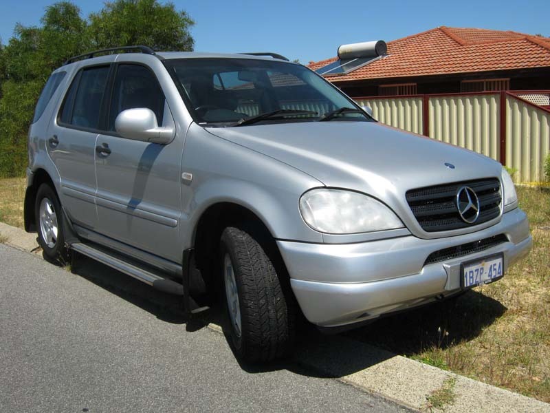 2001 MERCEDES-BENZ ML 320 (4x4)