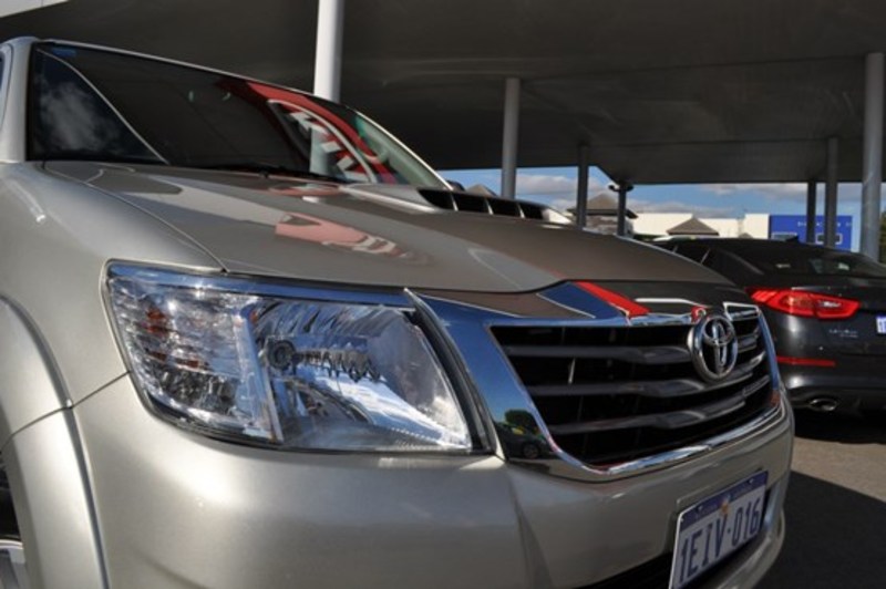 2013 TOYOTA HILUX SR5 DOUBLE CAB KUN26R MY12