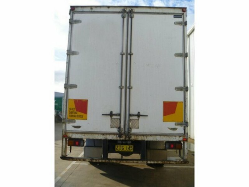 2004 MITSUBISHI FIGHTER FM 10 FM 10