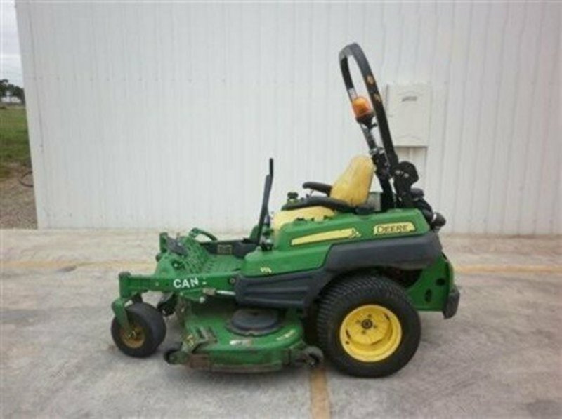 JOHN DEERE 10510 Z830A Lawn Equipment