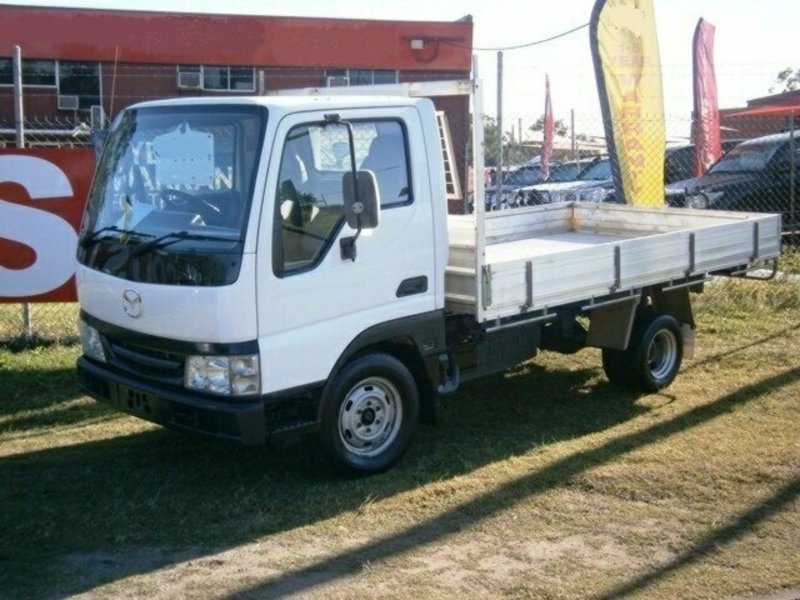 2005 MAZDA E2000 LWB