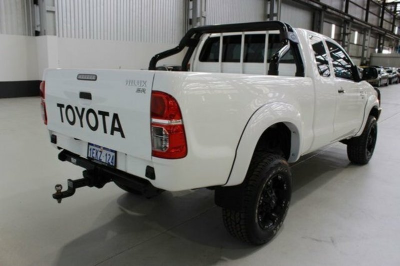 2010 TOYOTA HILUX SR (4x4) KUN26R 09 UPGRADE