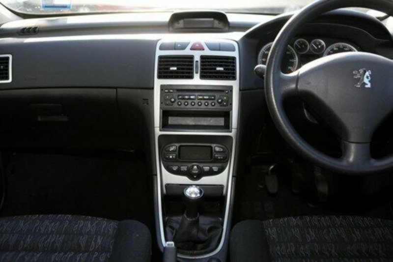 2002 PEUGEOT 307 XS T5