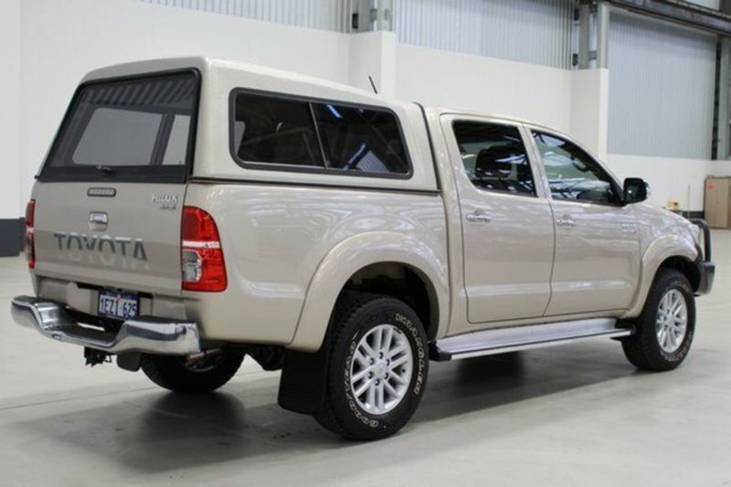 2012 TOYOTA HILUX SR5 (4x4) KUN26R MY12