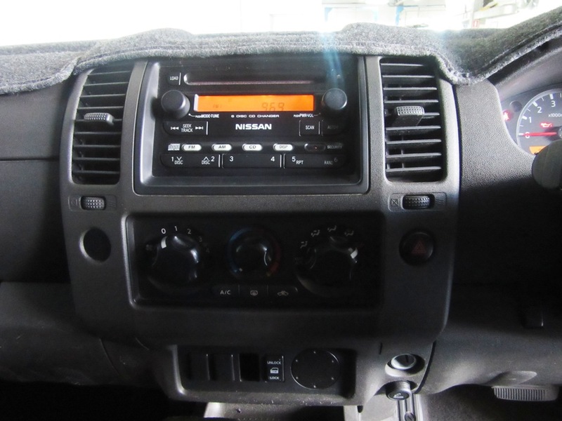 2006 NISSAN NAVARA ST-X (4x2) D40