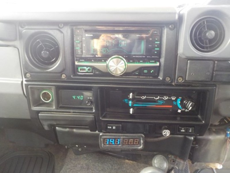 2005 TOYOTA LANDCRUISER RV HDJ79R