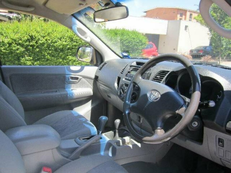 2007 TOYOTA HILUX SR (4x4) KUN26R 06 UPGRADE