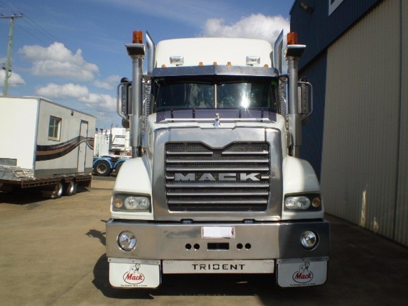 2011 MACK TRIDENT TRIDENT Truck