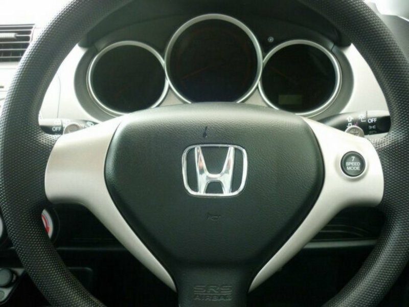 2006 HONDA JAZZ VTi MY06