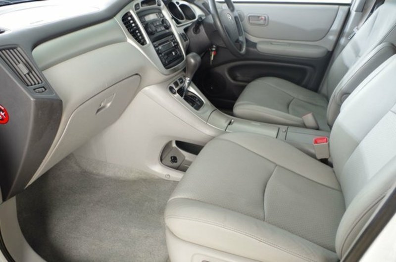 2005 TOYOTA KLUGER CVX (4x4) MCU28R