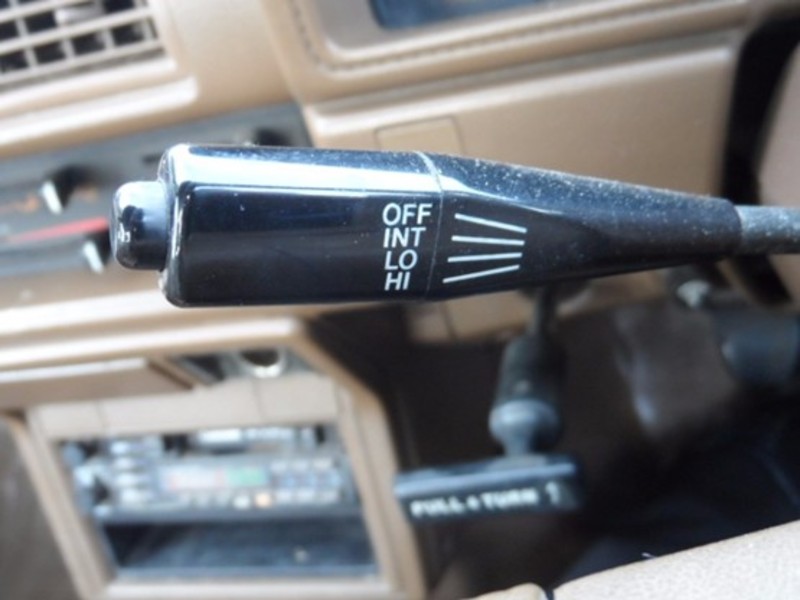 1987 TOYOTA HILUX (No Series)