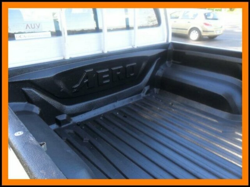 2006 TOYOTA HILUX SR (4x4) KUN26R 06 UPGRADE