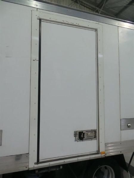 2013 ISUZU NNR200