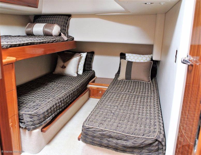 Riviera 42 Flybridge *** OUTSTANDING CONDITION ***$459,000***