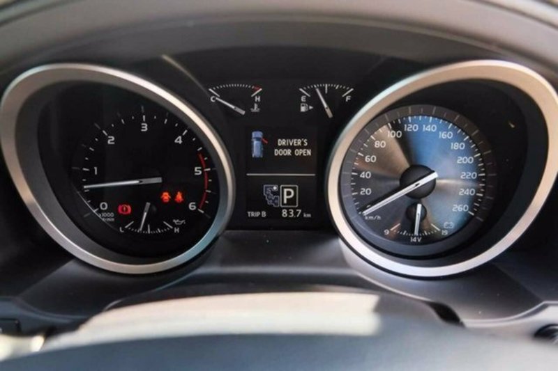 2015 TOYOTA LANDCRUISER SAHARA (4x4) VDJ200R MY13