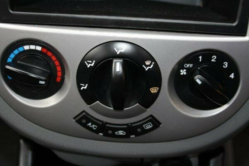 2006 HOLDEN VIVA JF