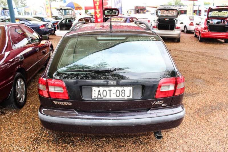 2000 VOLVO V40 2.0 SE